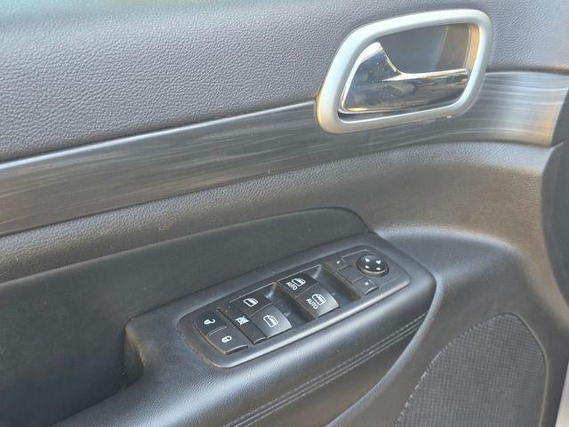 2019 Jeep Grand Cherokee Laredo 4x2