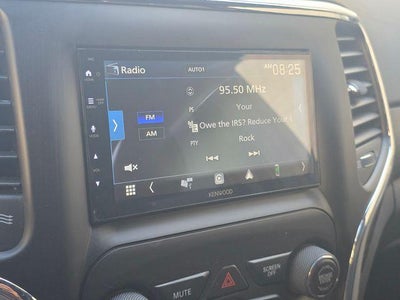 2019 Jeep Grand Cherokee Laredo 4x2