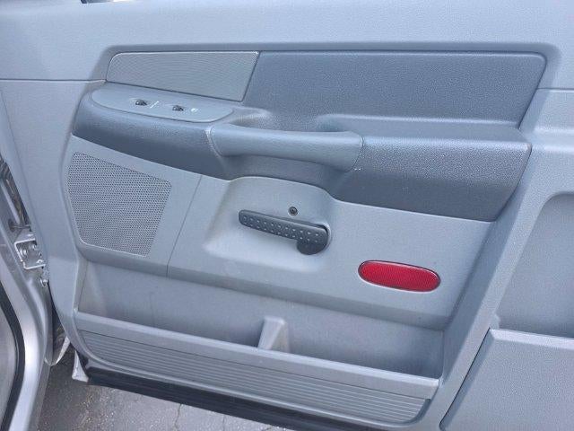 2007 Dodge Ram 1500 2WD Regular Cab 6.3 Ft Box ST