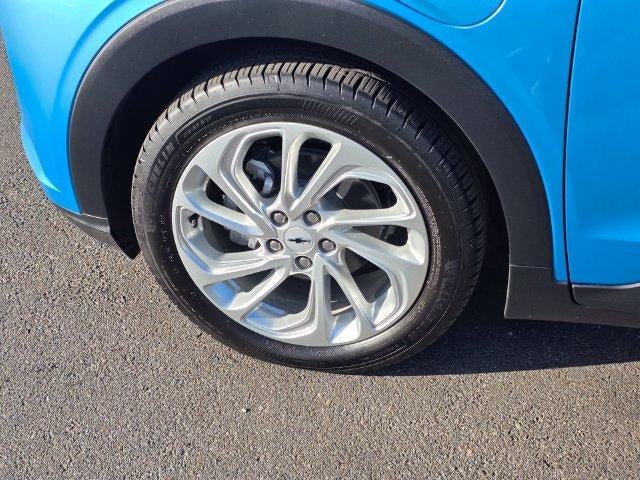 2027 Chevrolet Bolt FWD 4dr LT
