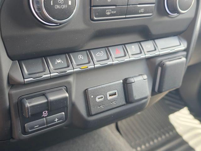 2025 Chevrolet Silverado 1500 Crew Cab Short Box 2-Wheel Drive Custom