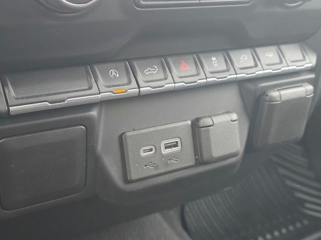 2021 Chevrolet Silverado 1500 Crew Cab Short Box 2-Wheel Drive Custom