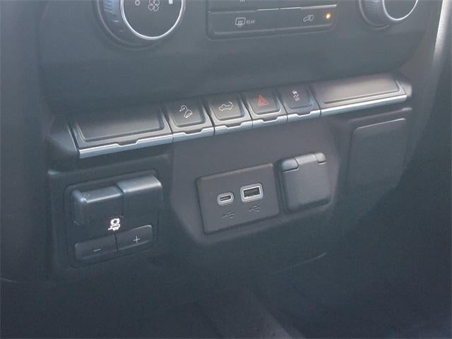 2021 Chevrolet Silverado 1500 Crew Cab Short Box 4-Wheel Drive Custom Trail Boss