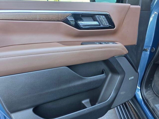 2025 Chevrolet Suburban 4WD High Country