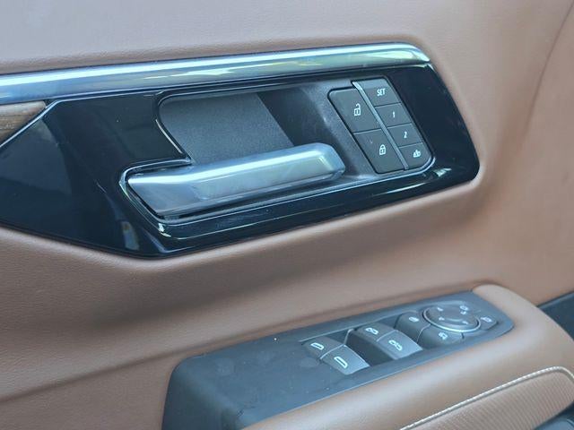 2025 Chevrolet Suburban 4WD High Country