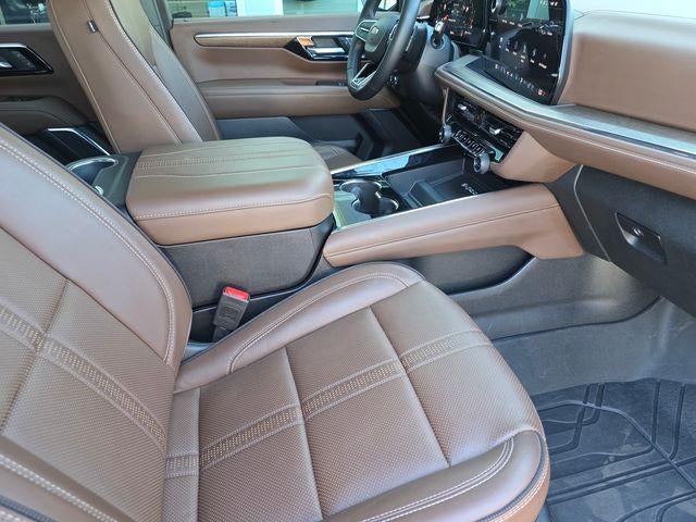 2025 Chevrolet Suburban 4WD High Country