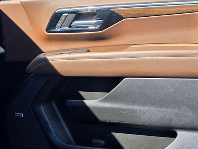 2025 Chevrolet Suburban 4WD High Country