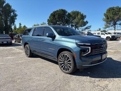2025 Chevrolet Suburban 4WD High Country