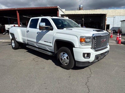 2017 GMC Sierra 3500 HD Crew Cab Long Box 4-Wheel Drive Denali