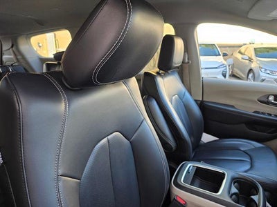 2023 Chrysler Pacifica Touring L FWD