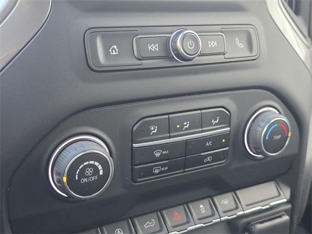 2022 Chevrolet Silverado 1500 Crew Cab Short Box 2-Wheel Drive Custom