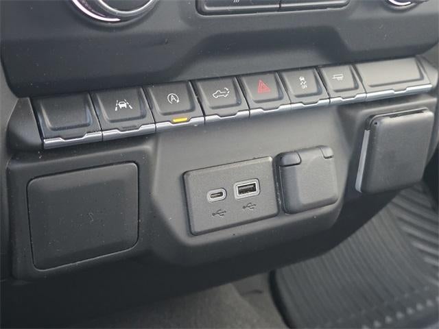 2022 Chevrolet Silverado 1500 Crew Cab Short Box 2-Wheel Drive Custom