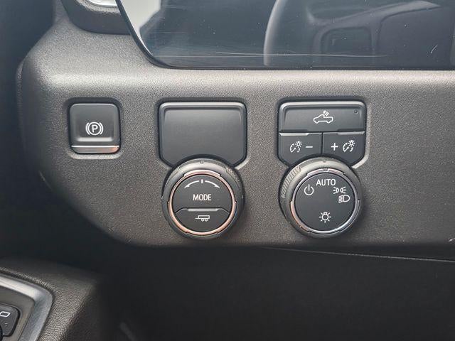 2025 Chevrolet Silverado 1500 Crew Cab Short Box 2-Wheel Drive LT