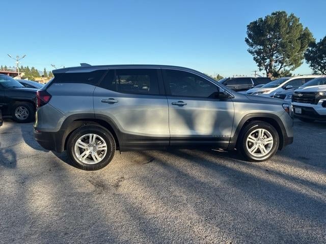 2024 GMC Terrain FWD 4dr SLE
