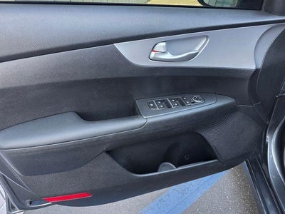 2024 Kia Forte LXS IVT