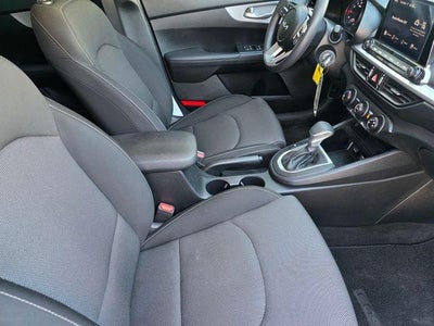 2024 Kia Forte LXS IVT