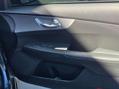 2024 Kia Forte LXS IVT