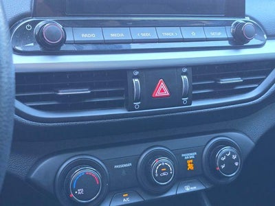 2024 Kia Forte LXS IVT