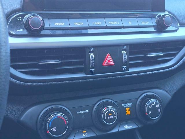 2024 Kia Forte LXS IVT