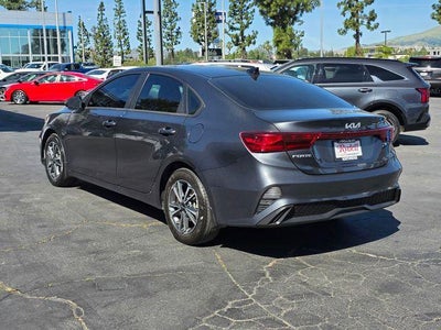2024 Kia Forte LXS IVT