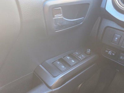 2022 Toyota Tacoma 2WD TRD Off Road Double Cab 5' Bed V6 AT (Natl)