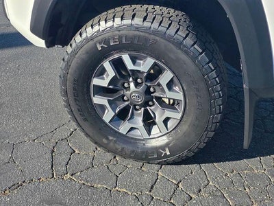 2023 Toyota Tacoma 4WD SR Double Cab 5' Bed V6 AT (GS)
