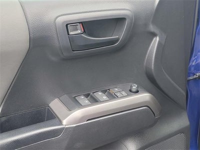 2023 Toyota Tacoma 4WD SR5 Double Cab 5' Bed V6 AT (GS)