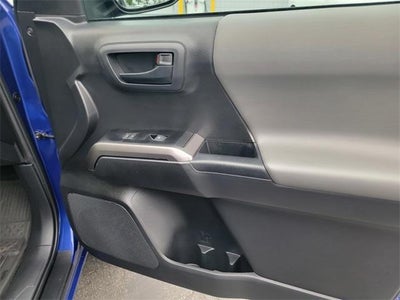 2023 Toyota Tacoma 4WD SR5 Double Cab 5' Bed V6 AT (GS)