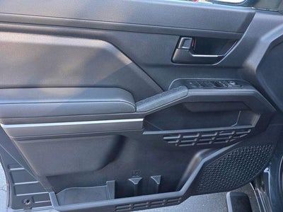 2025 Toyota Tacoma 2WD SR5 Double Cab 5' Bed AT (SE)