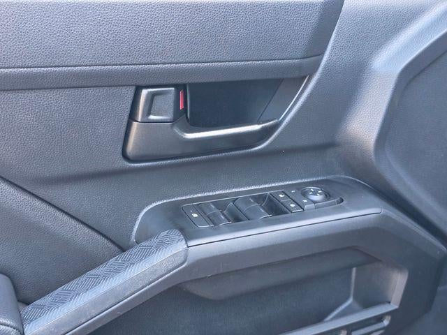 2025 Toyota Tacoma 2WD SR5 Double Cab 5' Bed AT (SE)