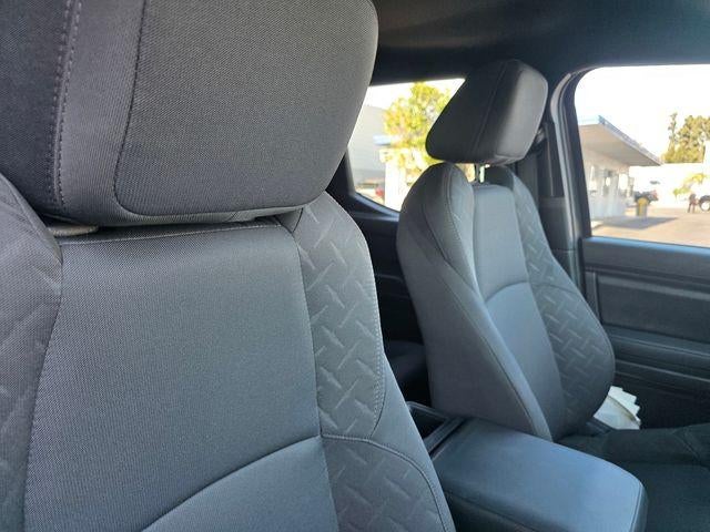 2025 Toyota Tacoma 2WD SR5 Double Cab 5' Bed AT (SE)