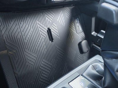 2025 Toyota Tacoma 2WD SR5 Double Cab 5' Bed AT (SE)