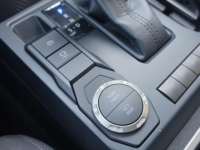2025 Toyota Tacoma 2WD SR5 Double Cab 5' Bed AT (SE)