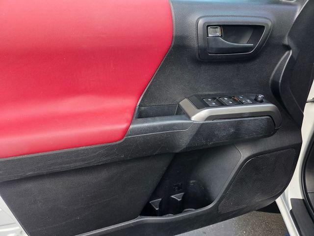 2023 Toyota Tacoma 2WD SR5 Double Cab 5' Bed I4 AT (SE)
