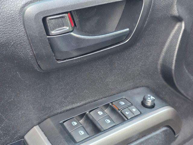 2023 Toyota Tacoma 2WD SR5 Double Cab 5' Bed I4 AT (SE)