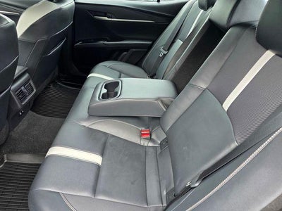 2025 Toyota Camry SE (SE)