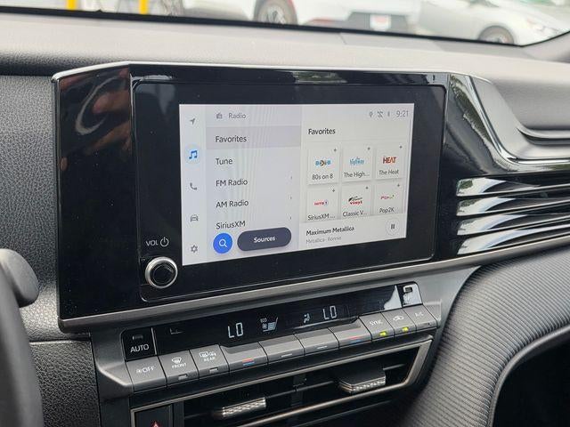 2025 Toyota Camry SE (SE)
