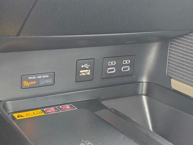 2025 Toyota Camry SE (SE)