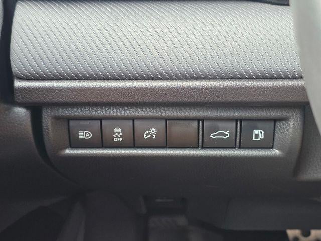 2025 Toyota Camry SE (SE)
