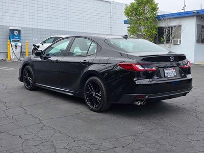 2025 Toyota Camry SE (SE)