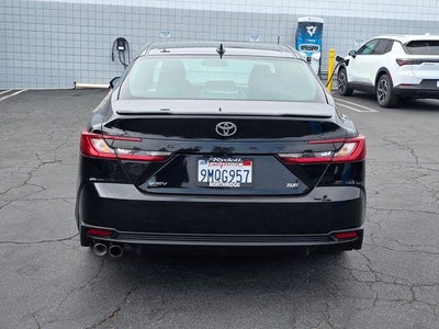 2025 Toyota Camry SE (SE)