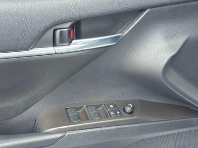 2023 Toyota Camry SE Auto (SE)