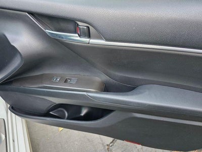 2023 Toyota Camry SE Auto (SE)