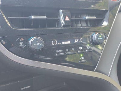 2023 Toyota Camry SE Auto (SE)