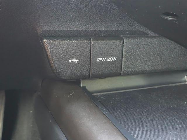 2023 Toyota Camry SE Auto (SE)