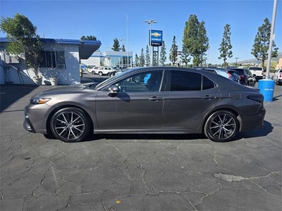 2023 Toyota Camry Hybrid SE CVT (Natl)