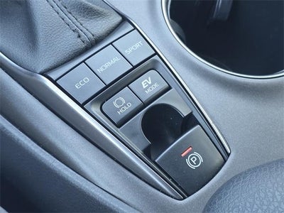 2023 Toyota Camry Hybrid SE CVT (Natl)