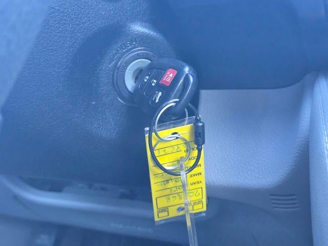2012 Toyota Camry 4dr Sdn I4 Auto L (Natl)