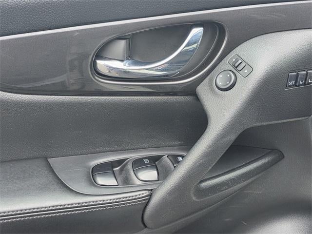 2018 Nissan Rogue FWD SV