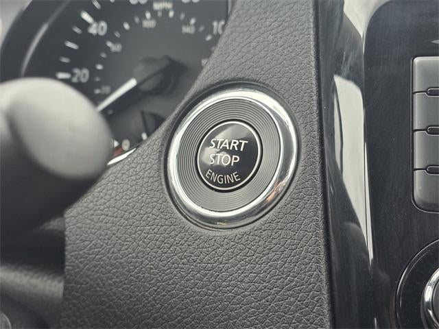 2018 Nissan Rogue FWD SV